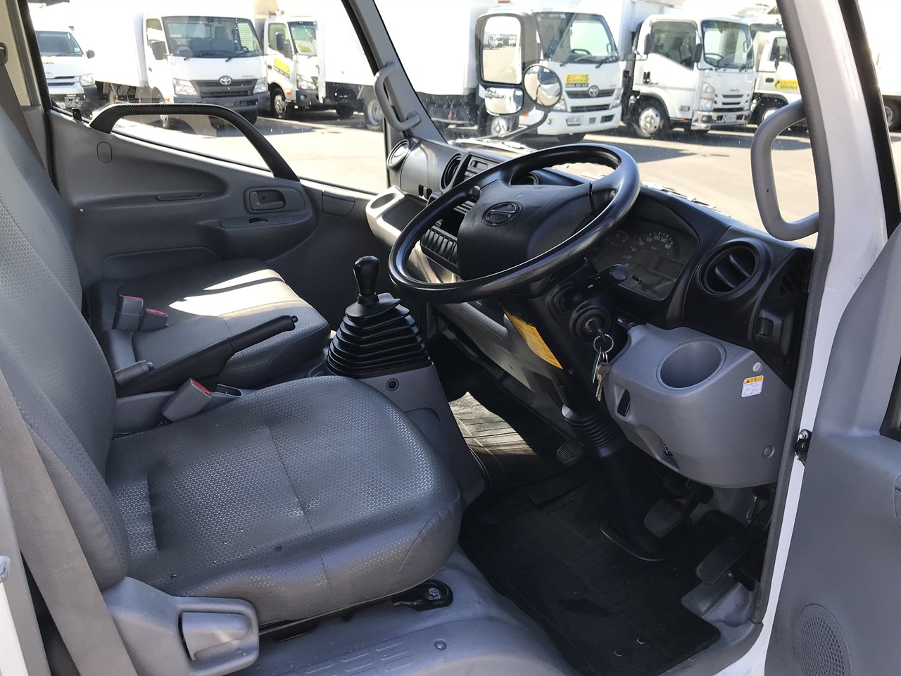 2016 Hino Dutro