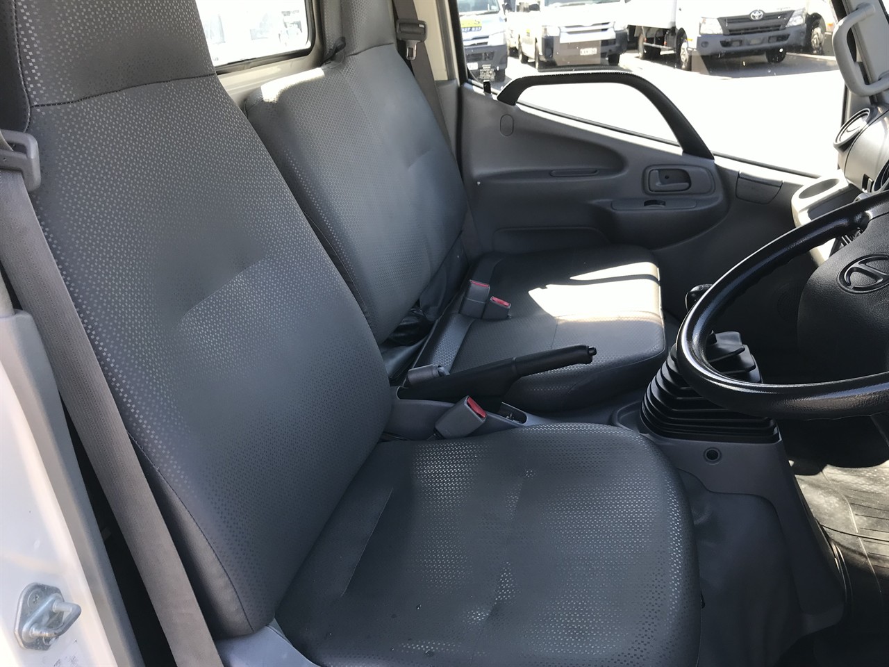 2016 Hino Dutro