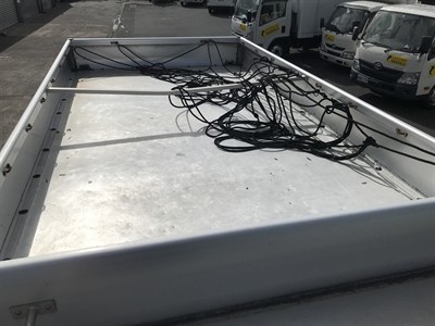 2013 Hino Dutro - Thumbnail