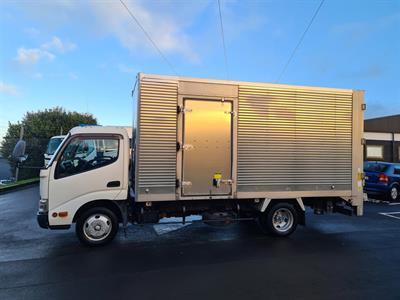 2016 Toyota Dyna - Thumbnail