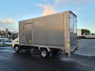 2016 Toyota Dyna - Thumbnail
