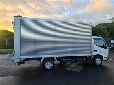 2016 Toyota Dyna - Thumbnail