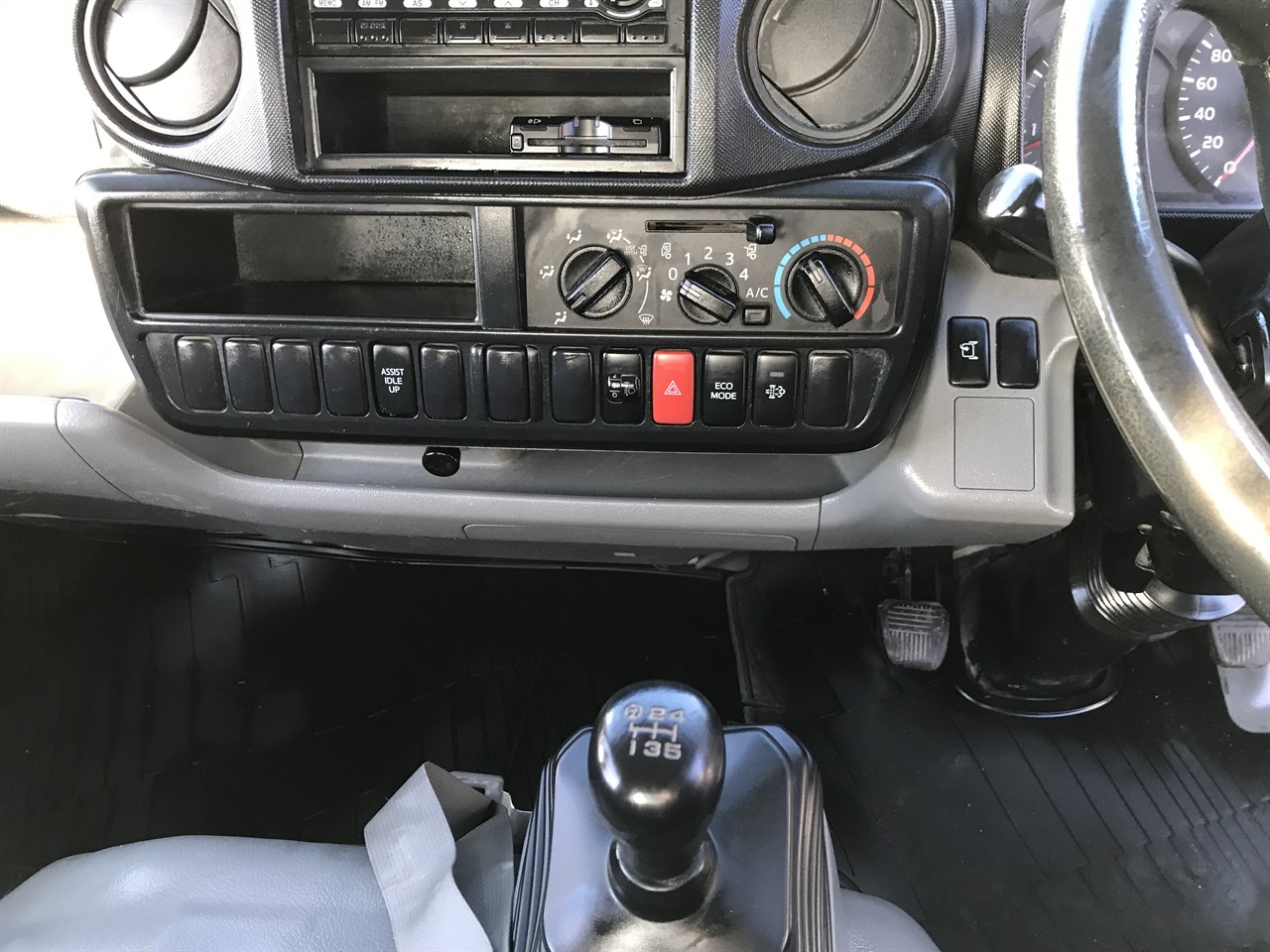 2014 Hino Dutro