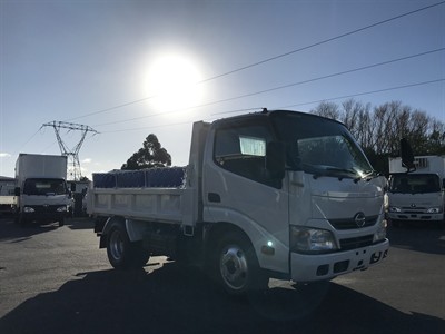 2014 Hino Dutro - Thumbnail