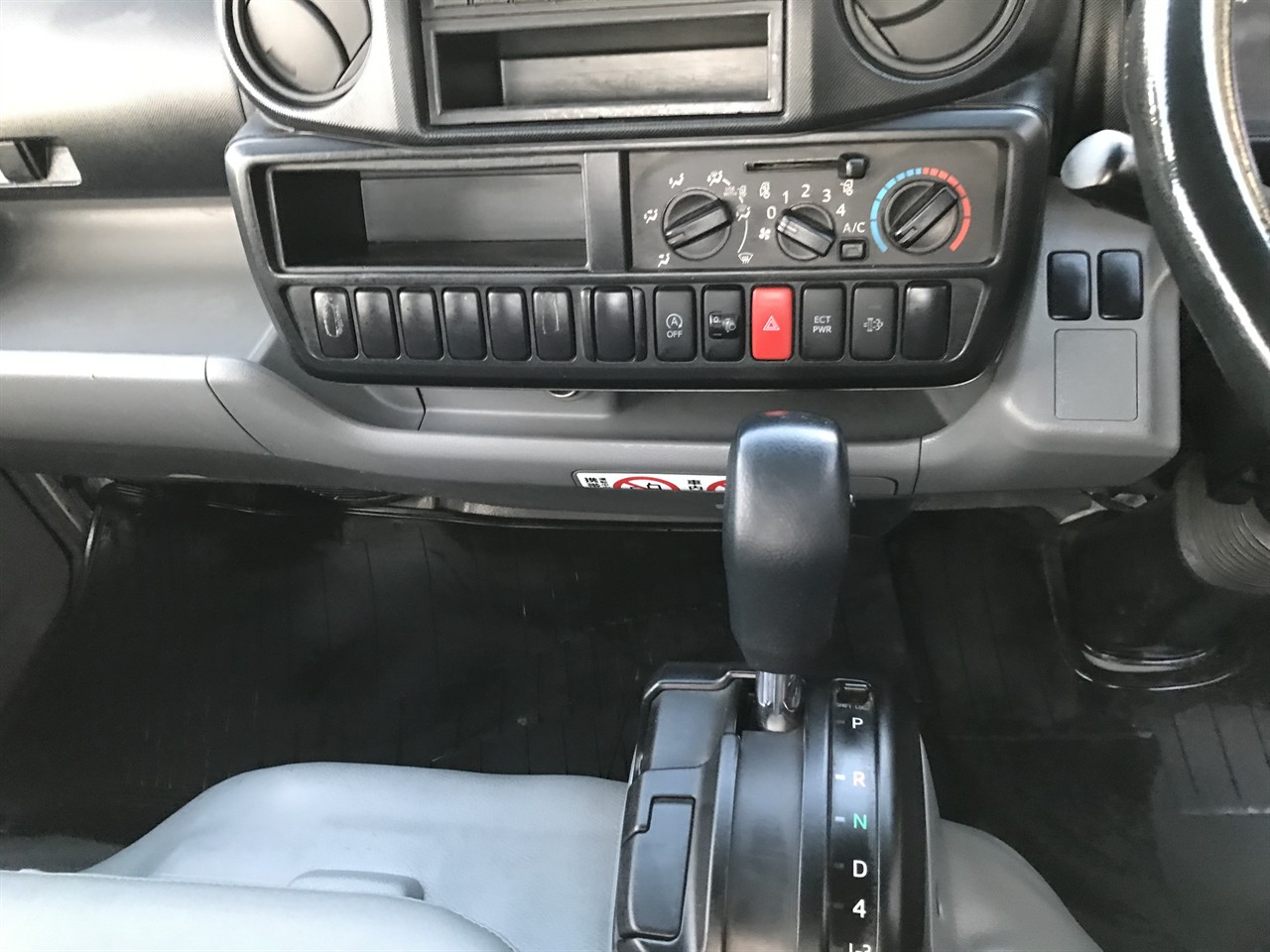 2014 Hino Dutro