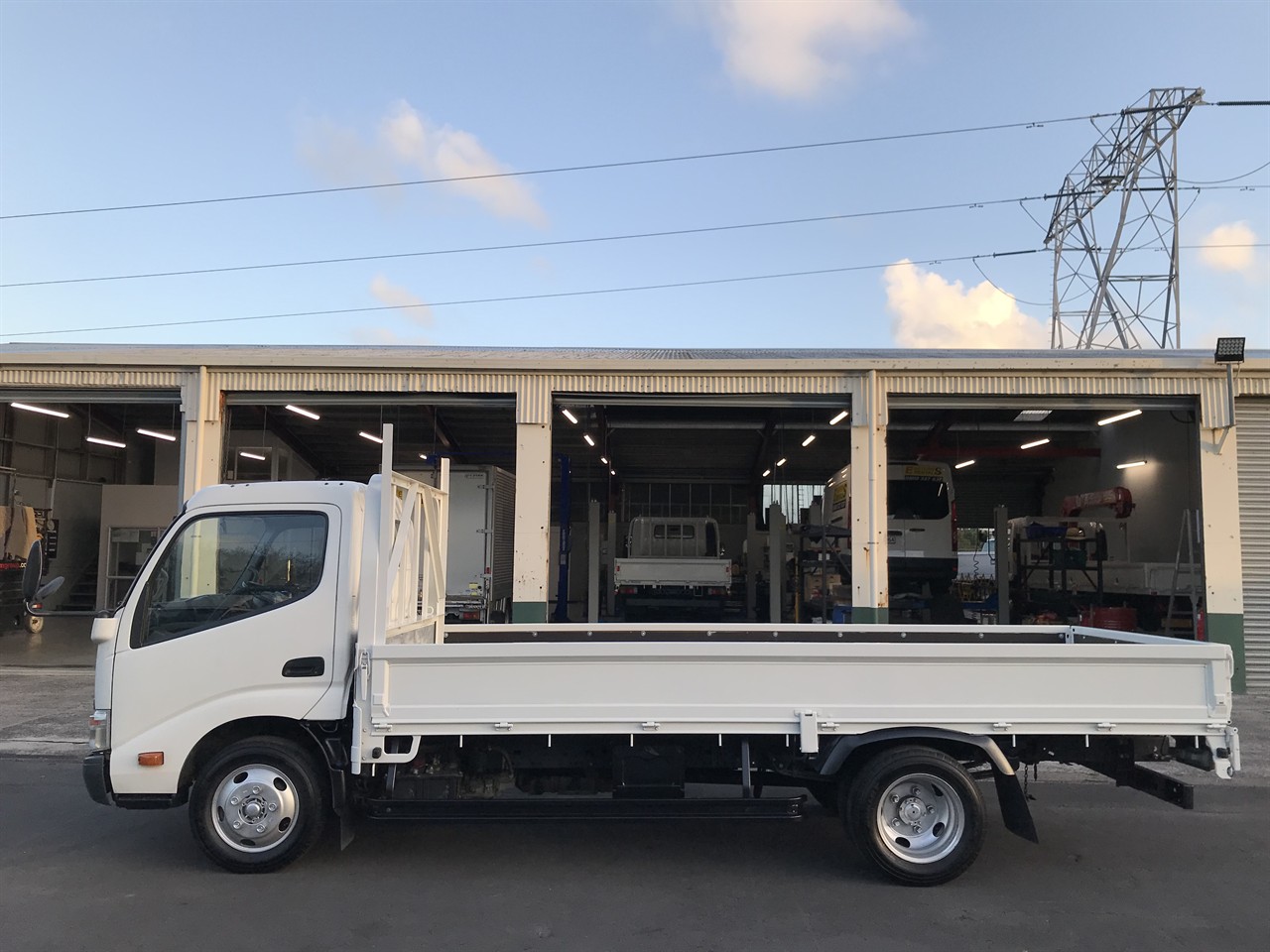 2014 Hino Dutro