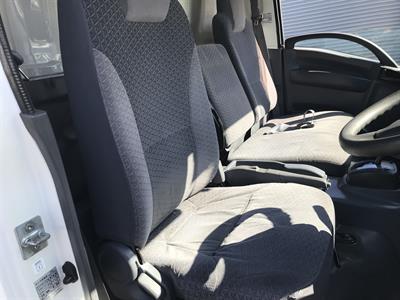 2019 Isuzu Elf - Thumbnail