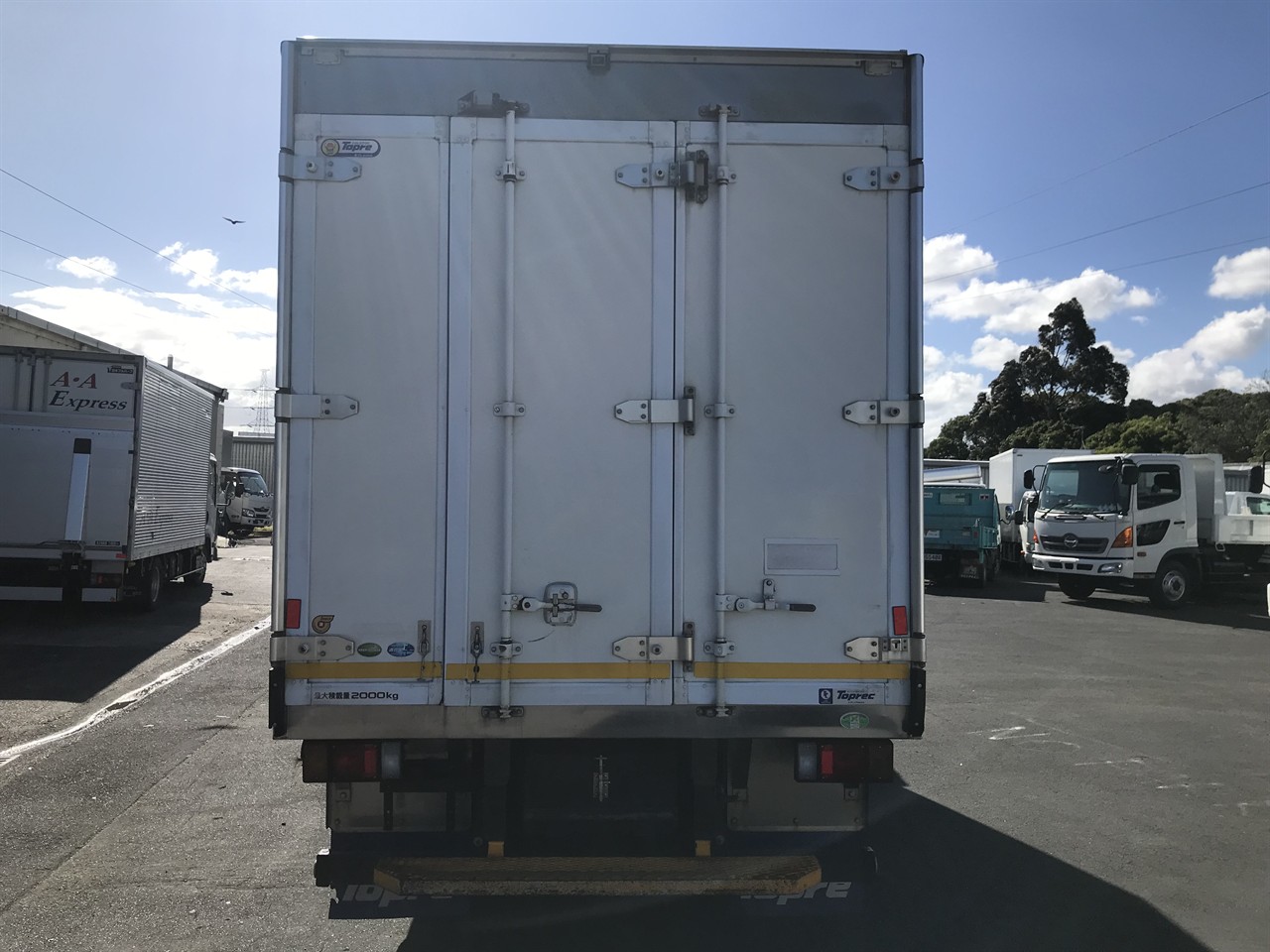 2019 Isuzu Elf