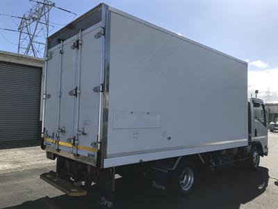 2019 Isuzu Elf - Thumbnail