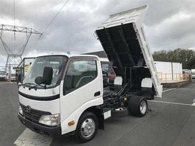2010 Hino Dutro