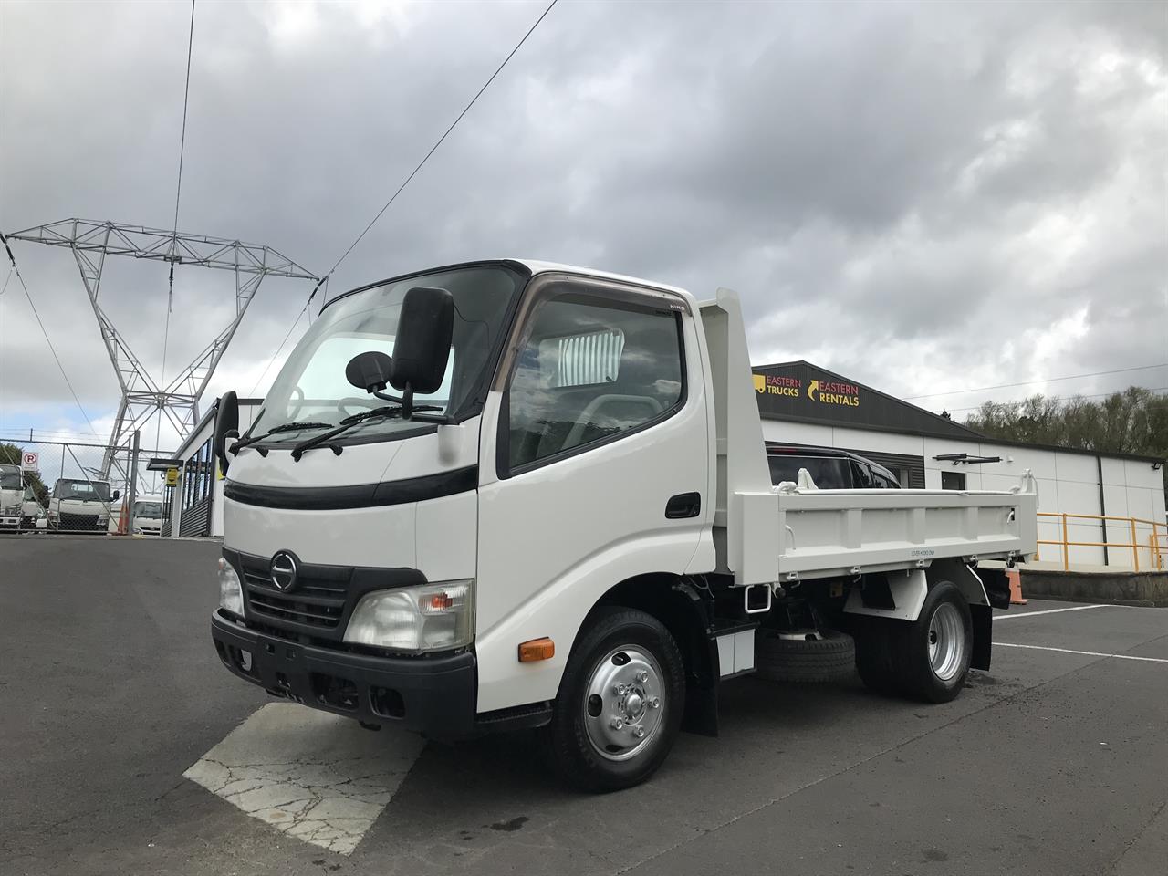 2010 Hino Dutro