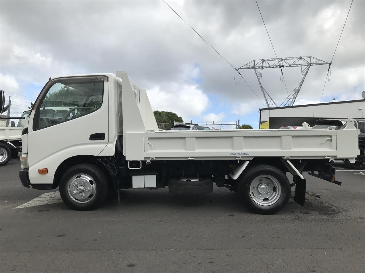 2010 Hino Dutro