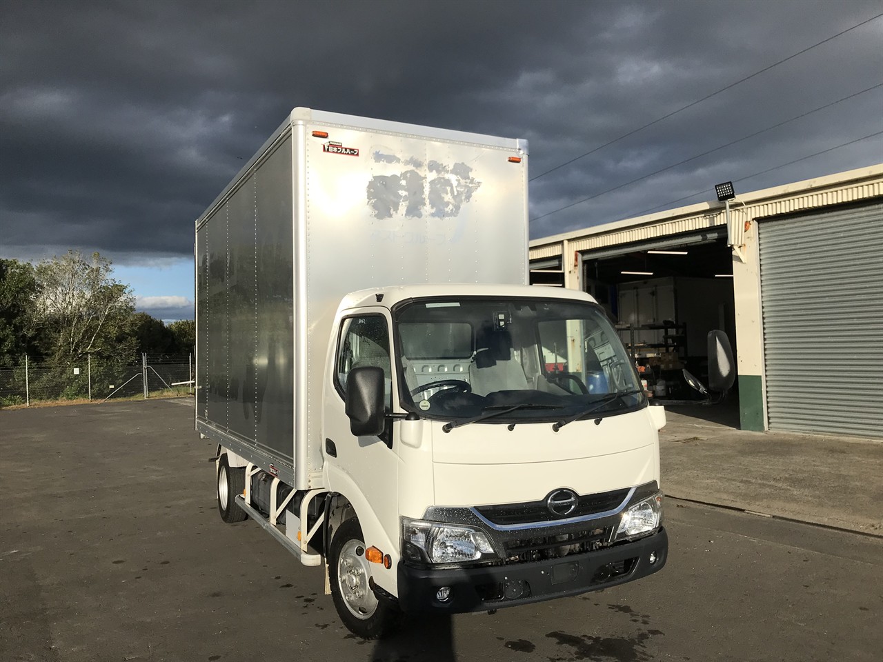 2017 Hino Dutro