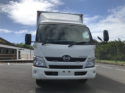 2015 Hino Dutro - Thumbnail