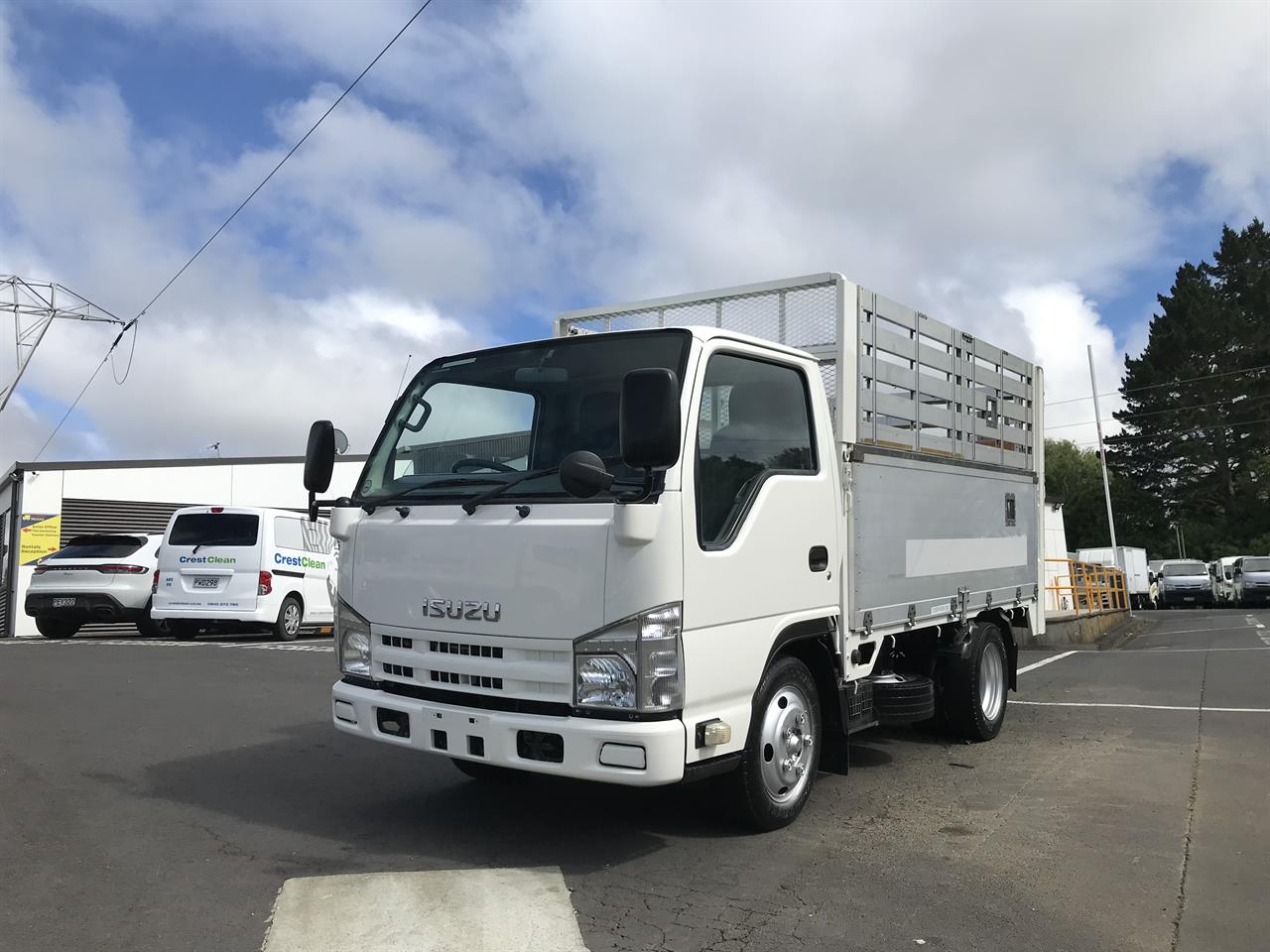 2012 Isuzu Elf