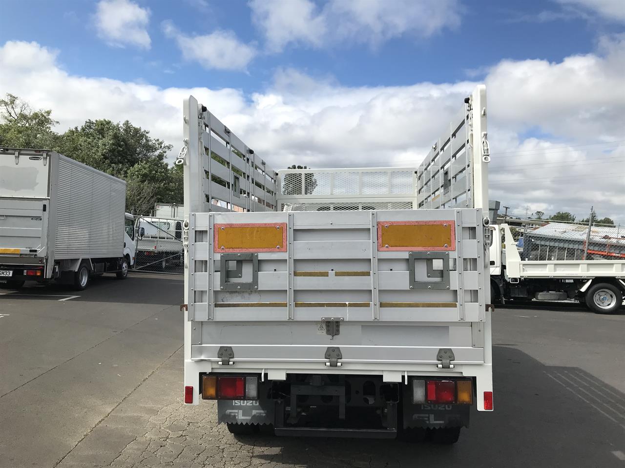 2012 Isuzu Elf
