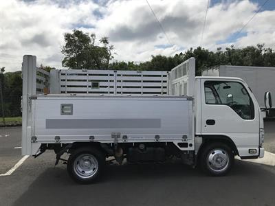 2012 Isuzu Elf - Thumbnail