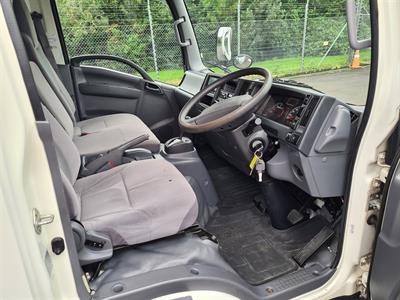 2017 Isuzu Elf - Thumbnail