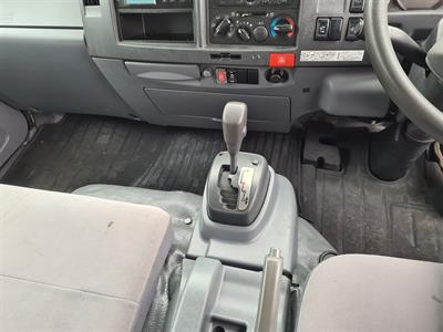 2017 Isuzu Elf - Thumbnail
