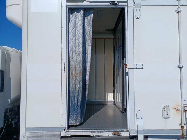 2017 Isuzu Elf