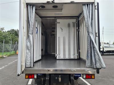 2017 Isuzu Elf - Thumbnail