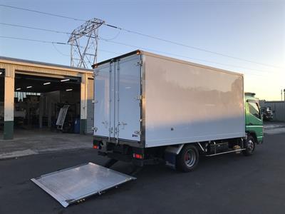 2015 Mitsubishi Canter - Thumbnail