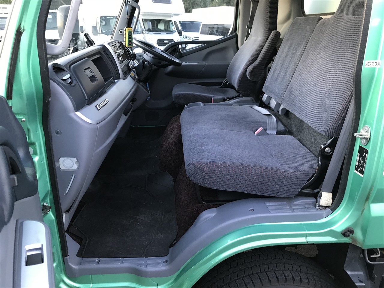 2015 Mitsubishi Canter
