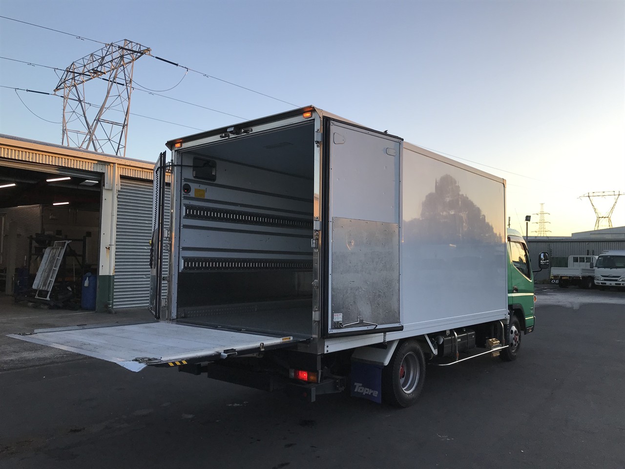 2015 Mitsubishi Canter