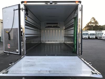 2015 Mitsubishi Canter - Thumbnail