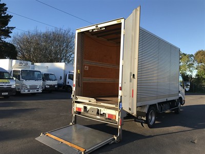 2017 Toyota Dyna - Thumbnail