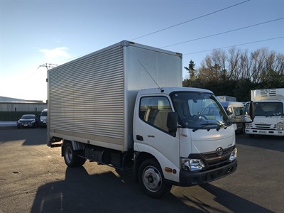 2017 Toyota Dyna - Thumbnail