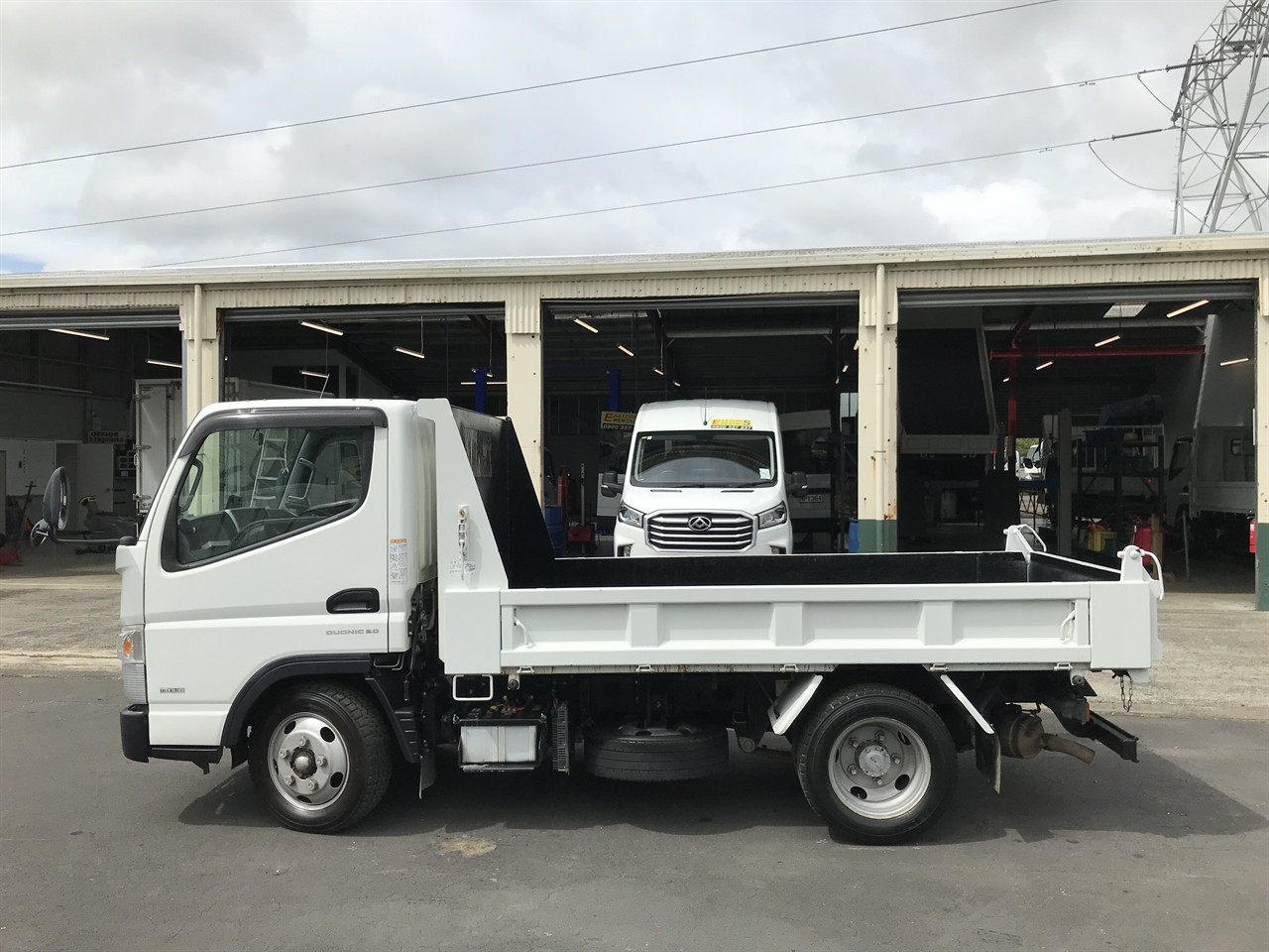 2019 Mitsubishi Canter