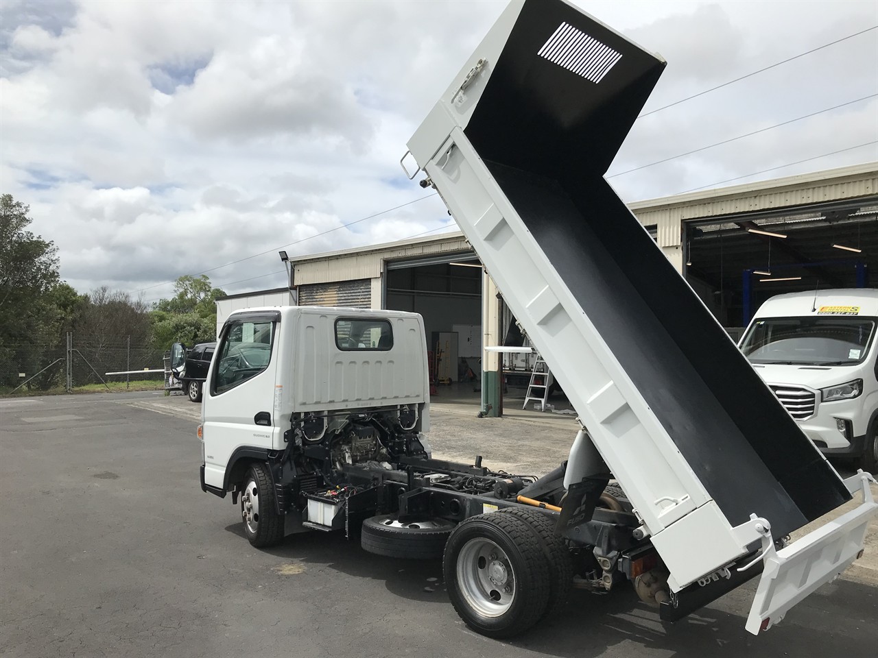 2019 Mitsubishi Canter