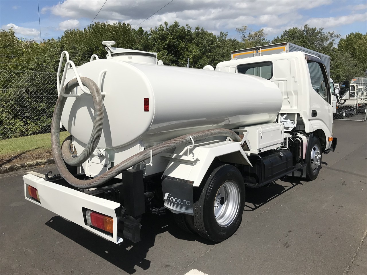 2010 Hino Dutro