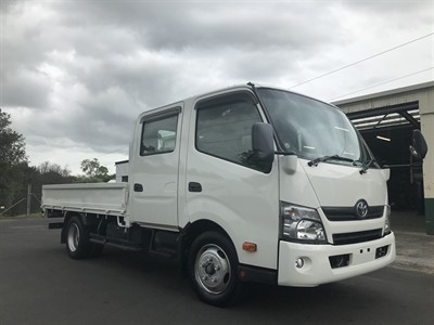 2015 Toyota Dyna - Thumbnail