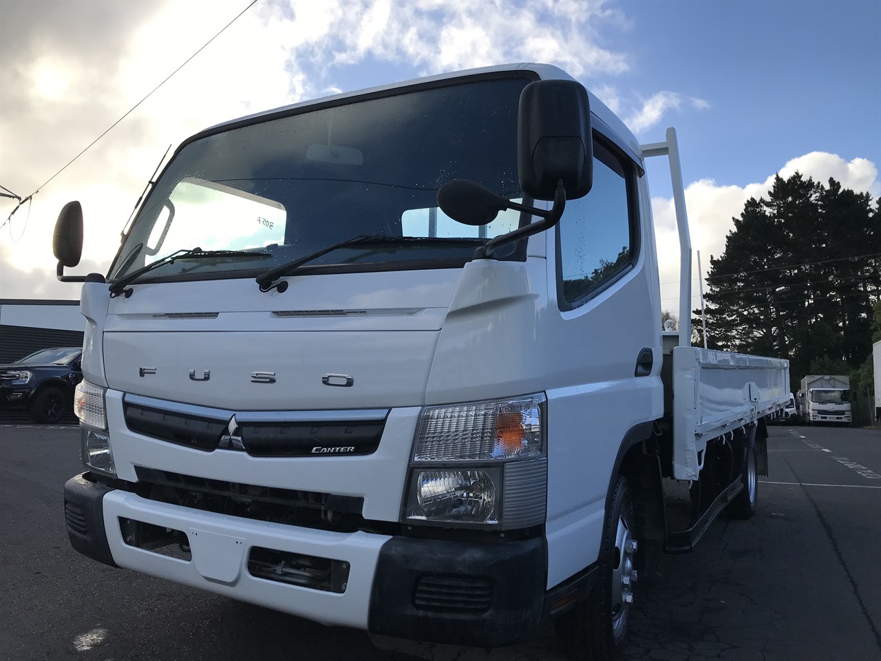 2016 Mitsubishi Canter