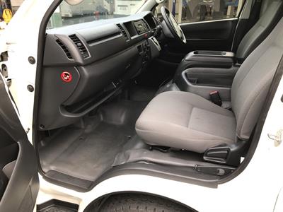 2016 Toyota Hiace - Thumbnail