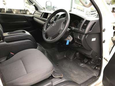 2016 Toyota Hiace - Thumbnail