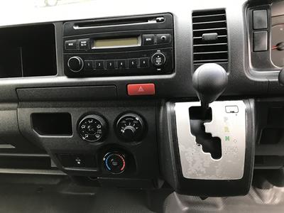 2016 Toyota Hiace - Thumbnail