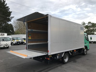 2018 Mitsubishi Canter - Thumbnail