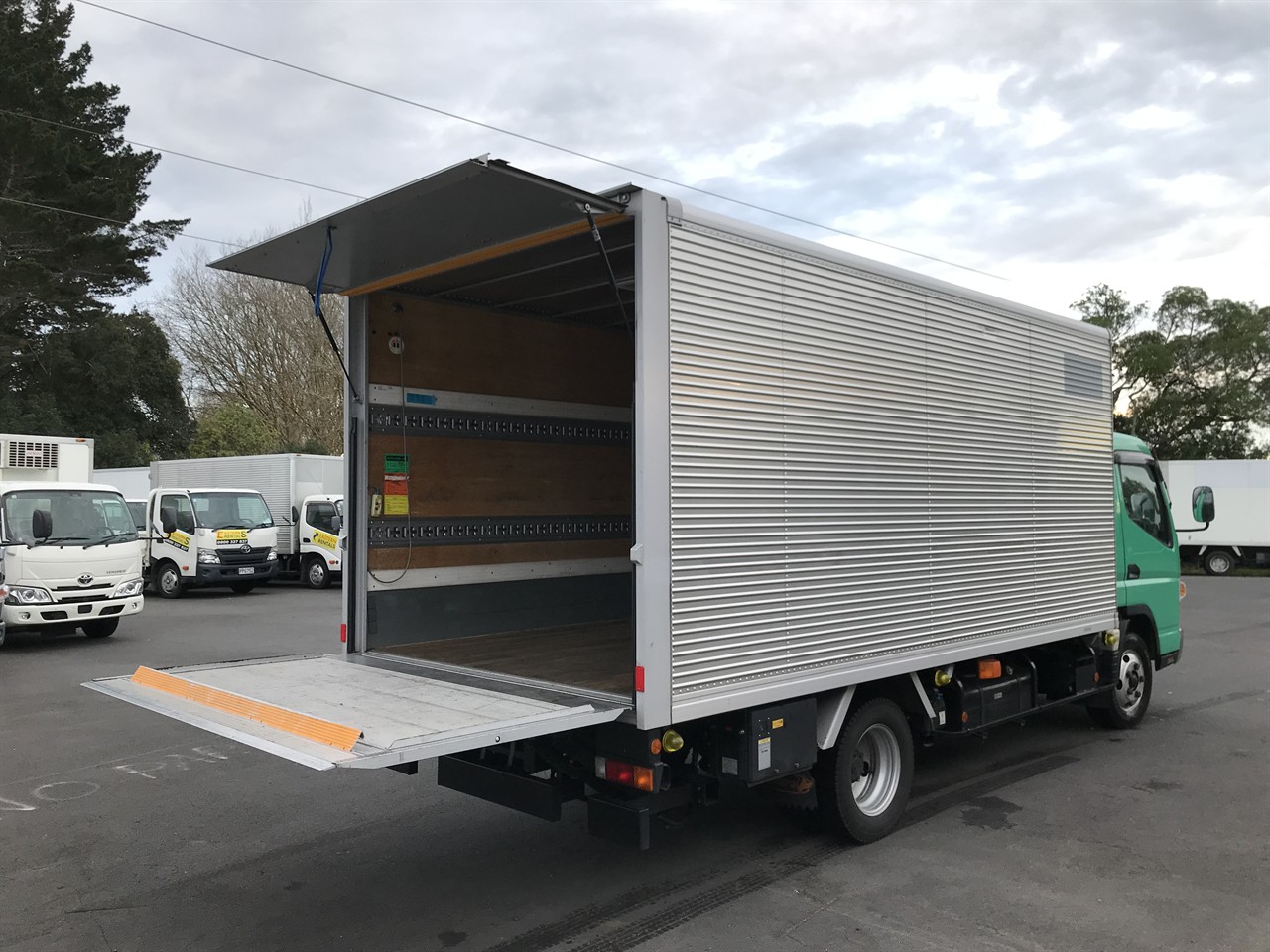 2018 Mitsubishi Canter