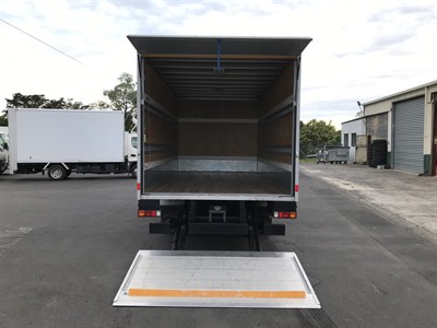 2018 Mitsubishi Canter - Thumbnail