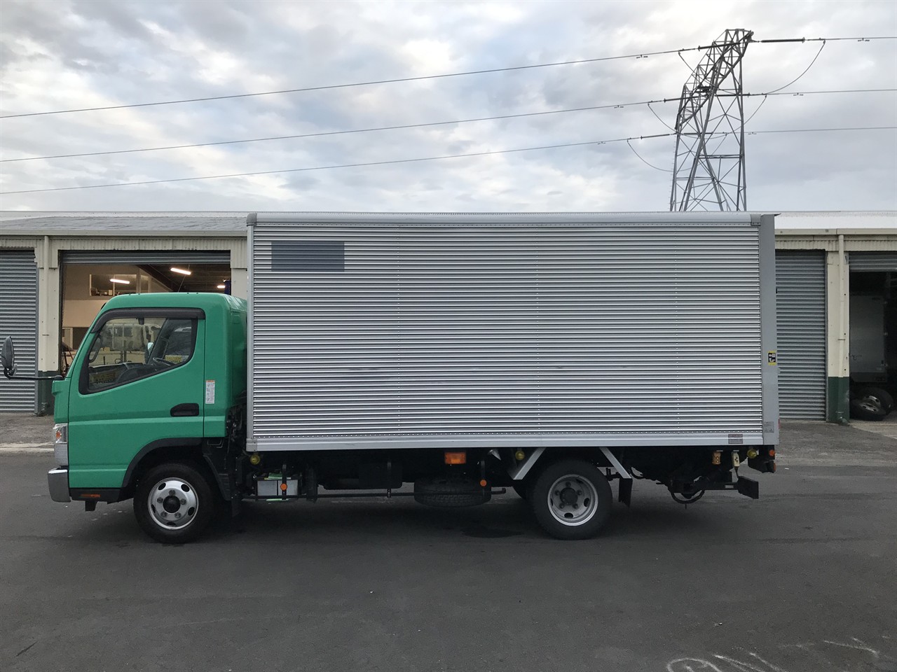 2018 Mitsubishi Canter