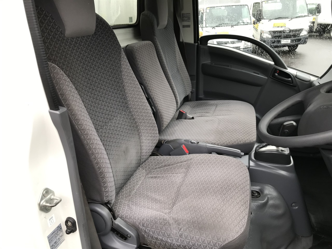 2018 Isuzu Elf