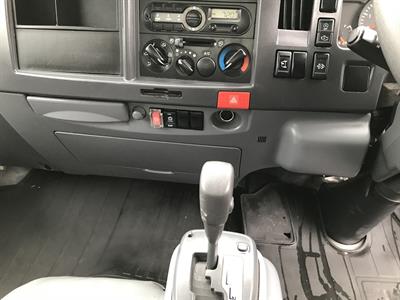 2018 Isuzu Elf - Thumbnail
