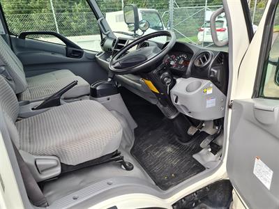 2017 Toyota Dyna - Thumbnail