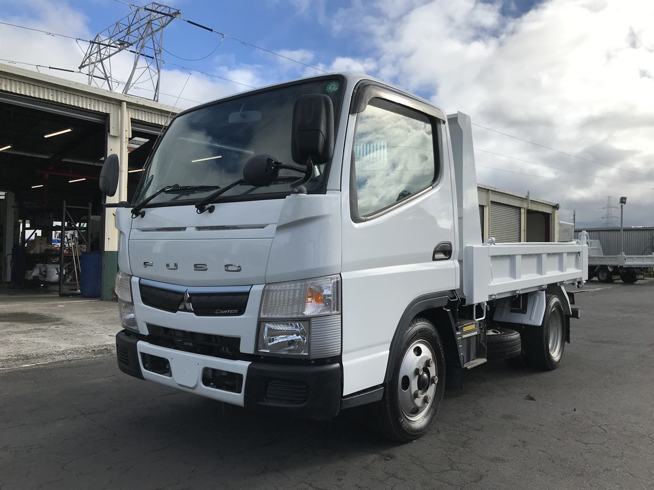 2019 Mitsubishi Canter