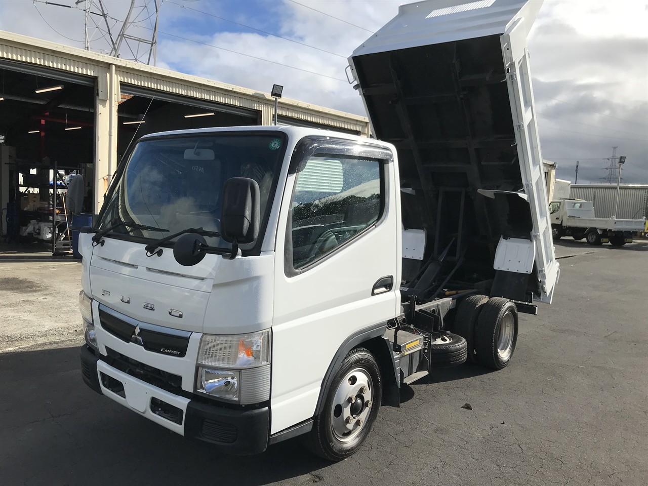 2019 Mitsubishi Canter