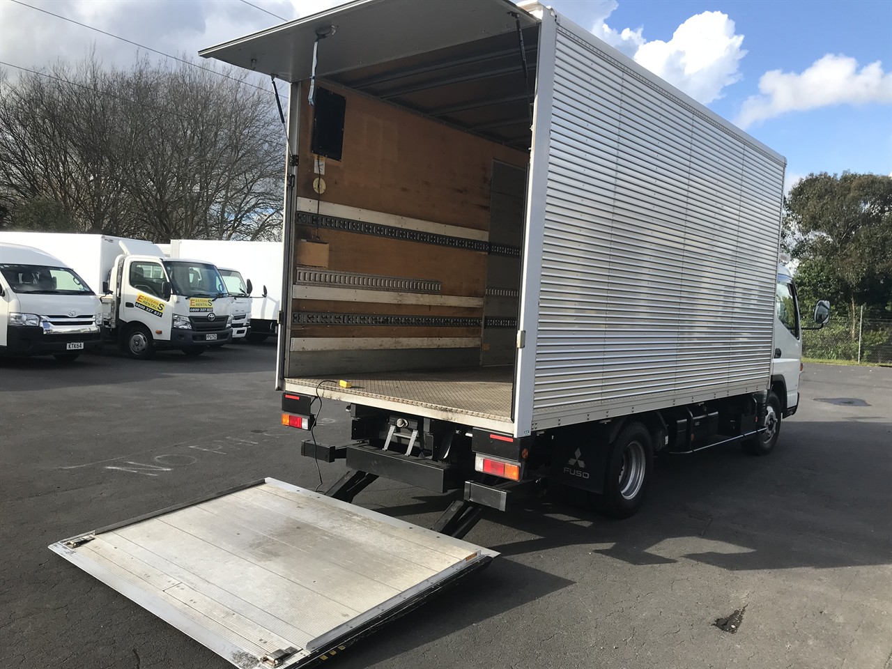 2015 Mitsubishi Canter