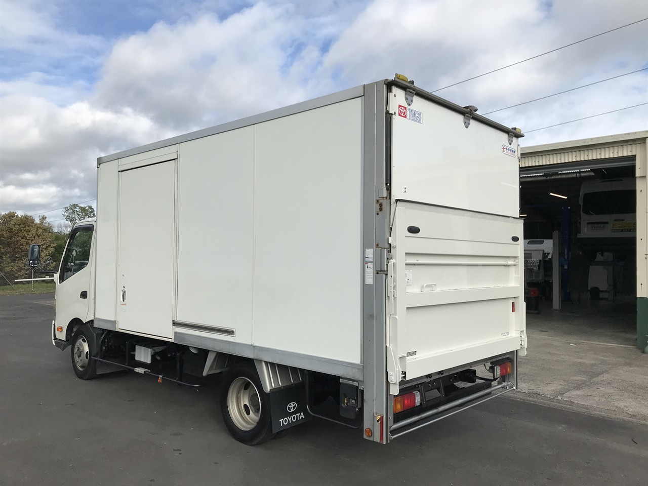 2016 Toyota Dyna